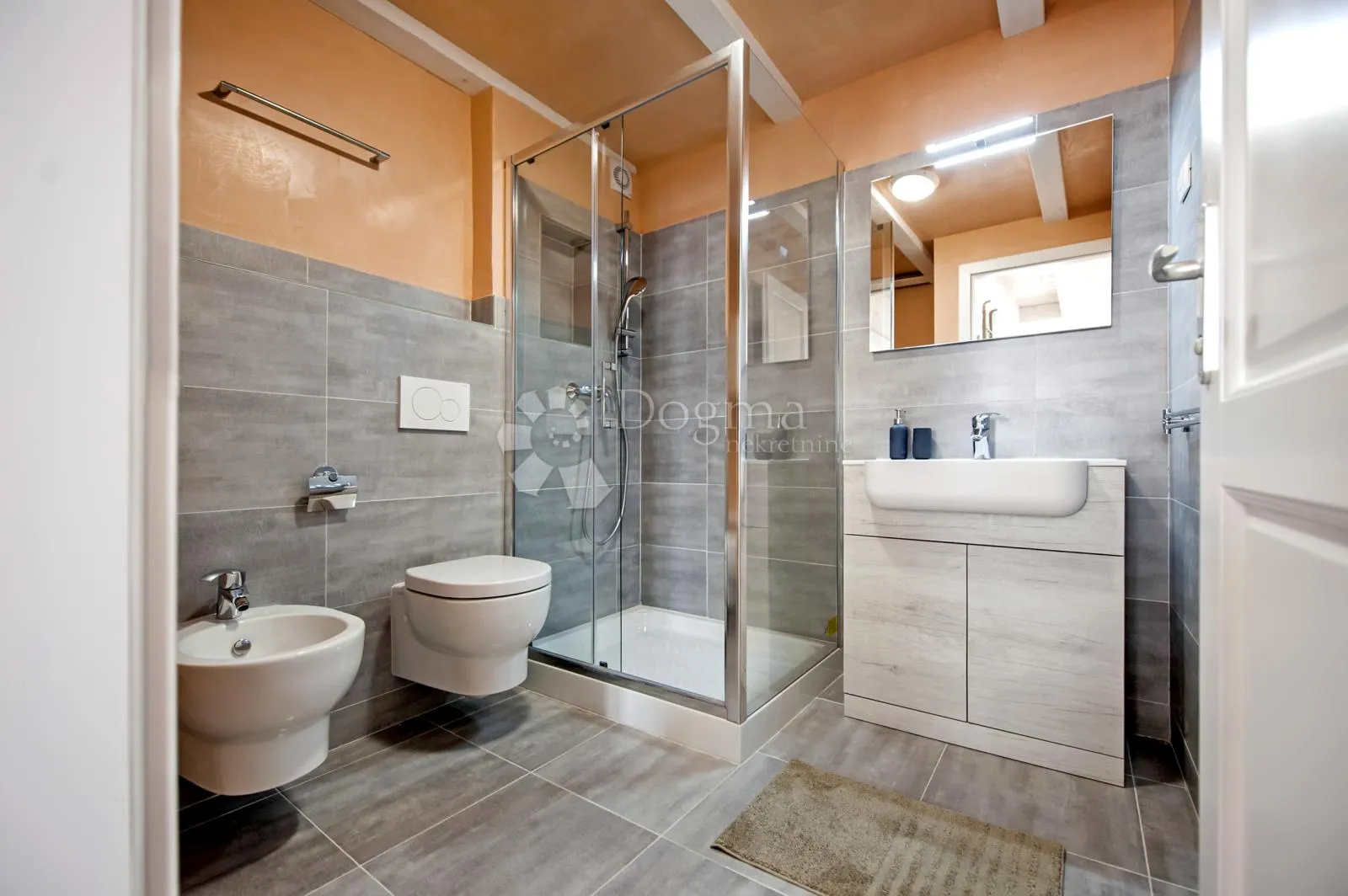 rovinj - sniženo! kuca s 3 apartmana u srcu starog grada - slika 62