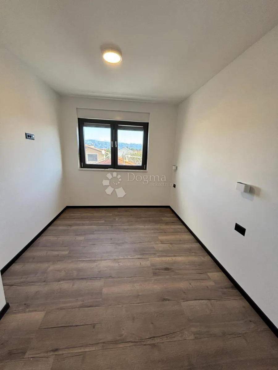prodaje se luksuzni apartman na otoku viru, 100 m od mora - slika 5