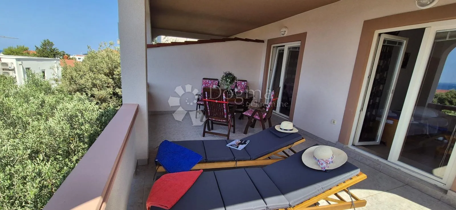 odlična apartmanska kuća u mandrama - slika 7