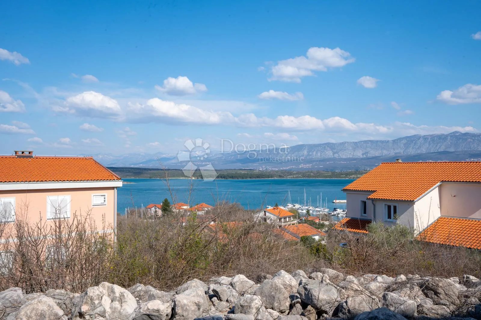 klimno, apartman na samo 250m od mora s okućnicom - slika 9