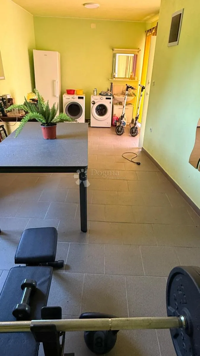 atraktivna kuća sa tri apartmana poreč - slika 6
