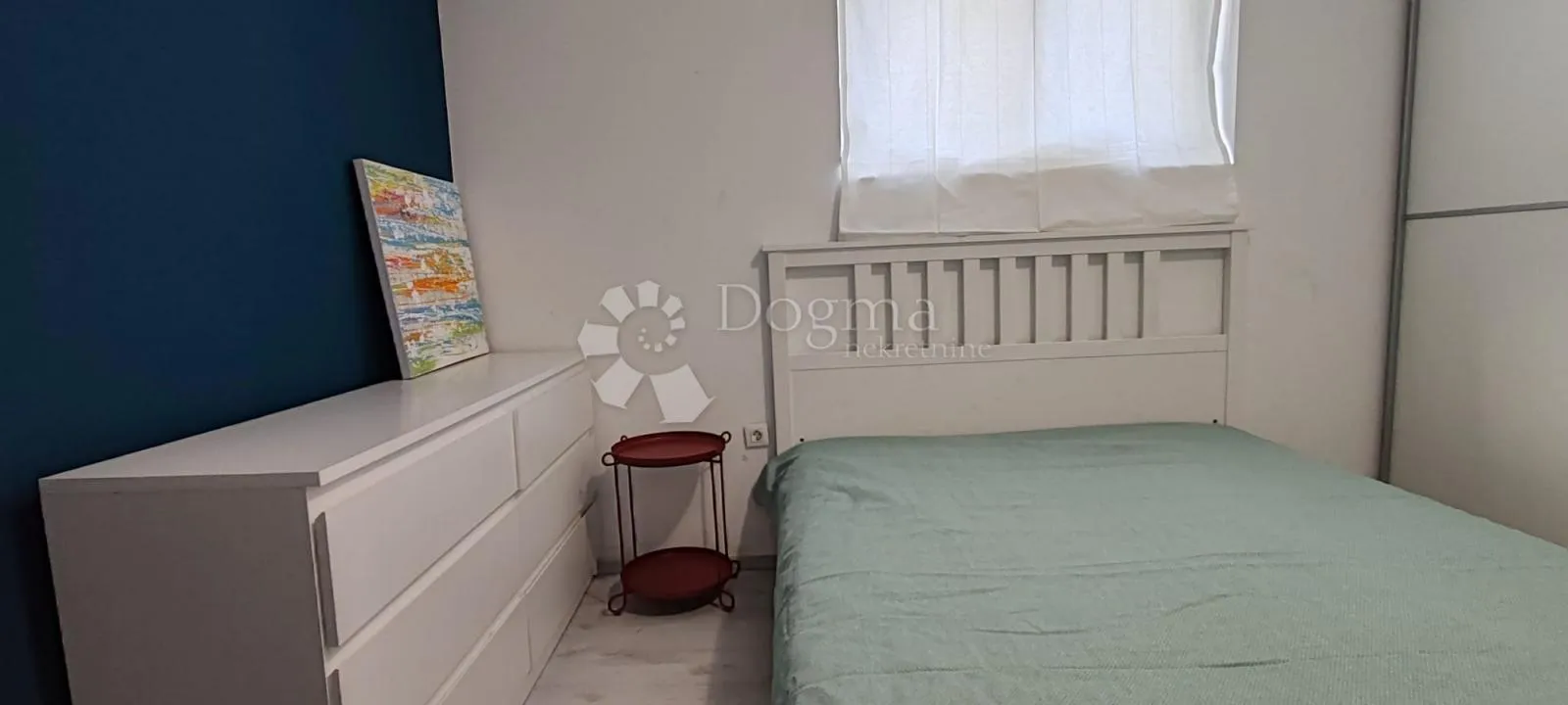 stan u prizemlju sa lijepim dvorištem. supetarska draga - slika 13