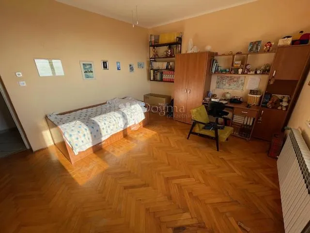 kantrida -350m2,p+1+2 ,p.prostor 40m2,okućnice 750m2 - slika 5