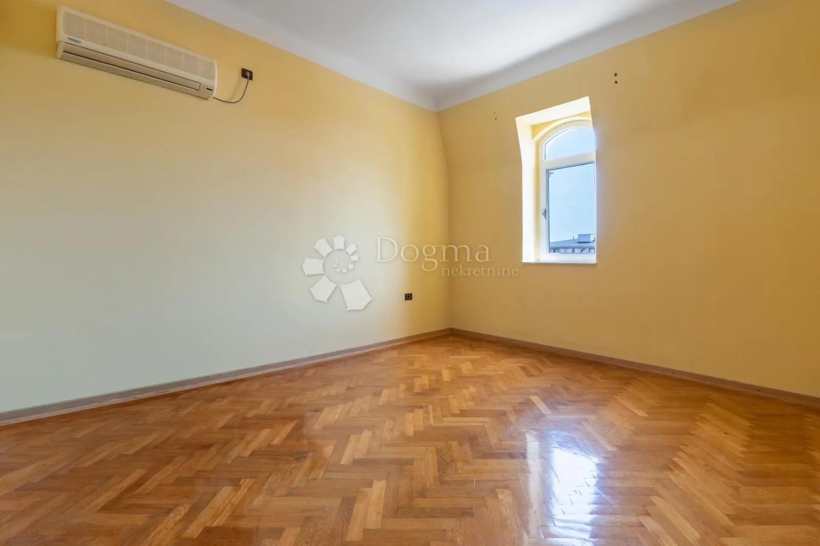 penthouse u vili u centru opatije - slika 7
