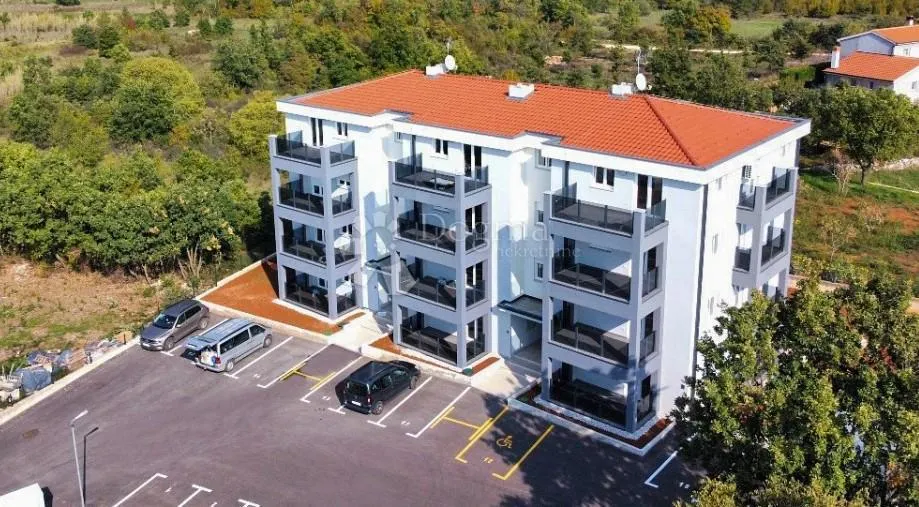 poreč - moderan 3soban stan na 3. katu s pogledom na more - slika 2