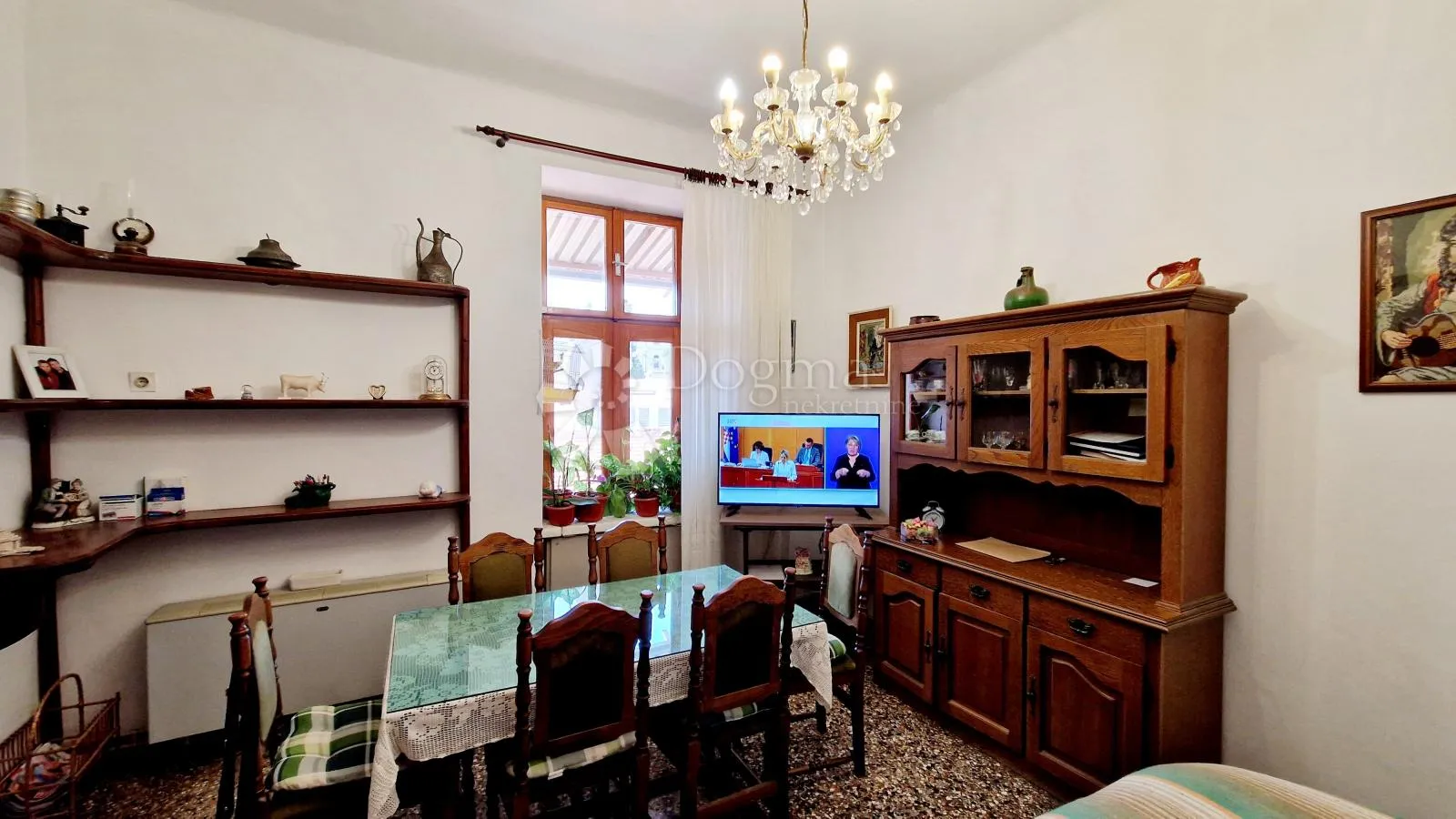stan s dva ulaza - vaš ured u stanu u centru pule - slika 11