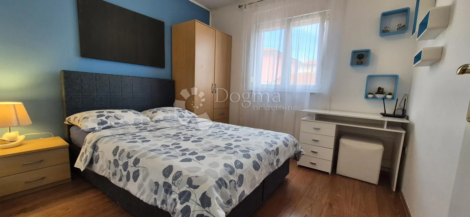kuća sa 2 stana i bazenom - slika 76