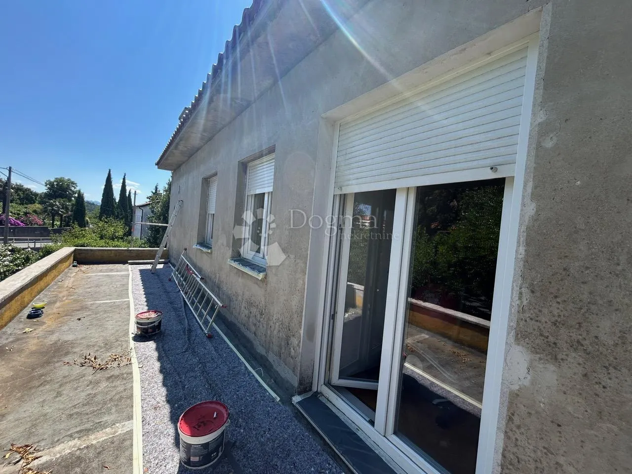 etaža sa velikom okućnicom - slika 12