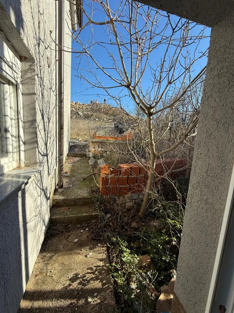 apartman s dvje terase i pogledom na more - slika 18