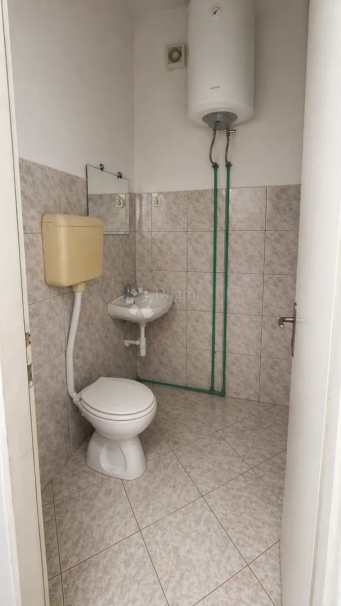 poslovni prostor 19m2 - centar pule - slika 2