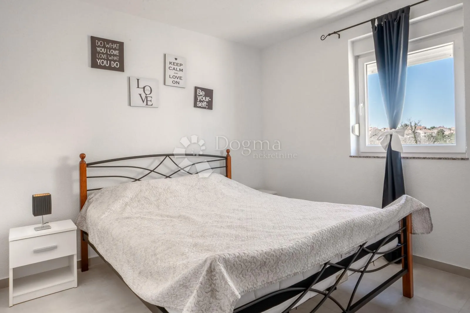 klimno, vila s bazenom i 6 app na svega 250m od mora - slika 25