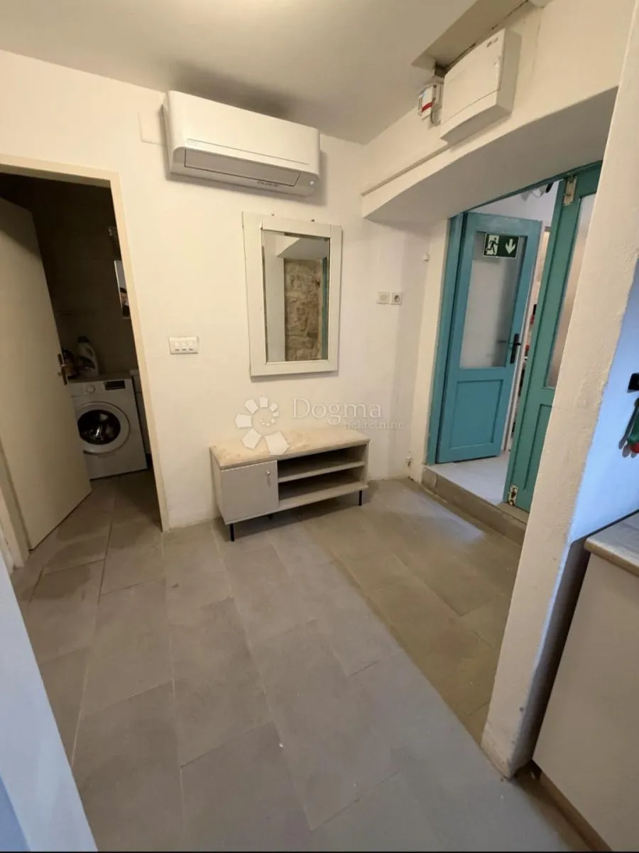 kuća sa dva apartmana, vela luka - slika 15