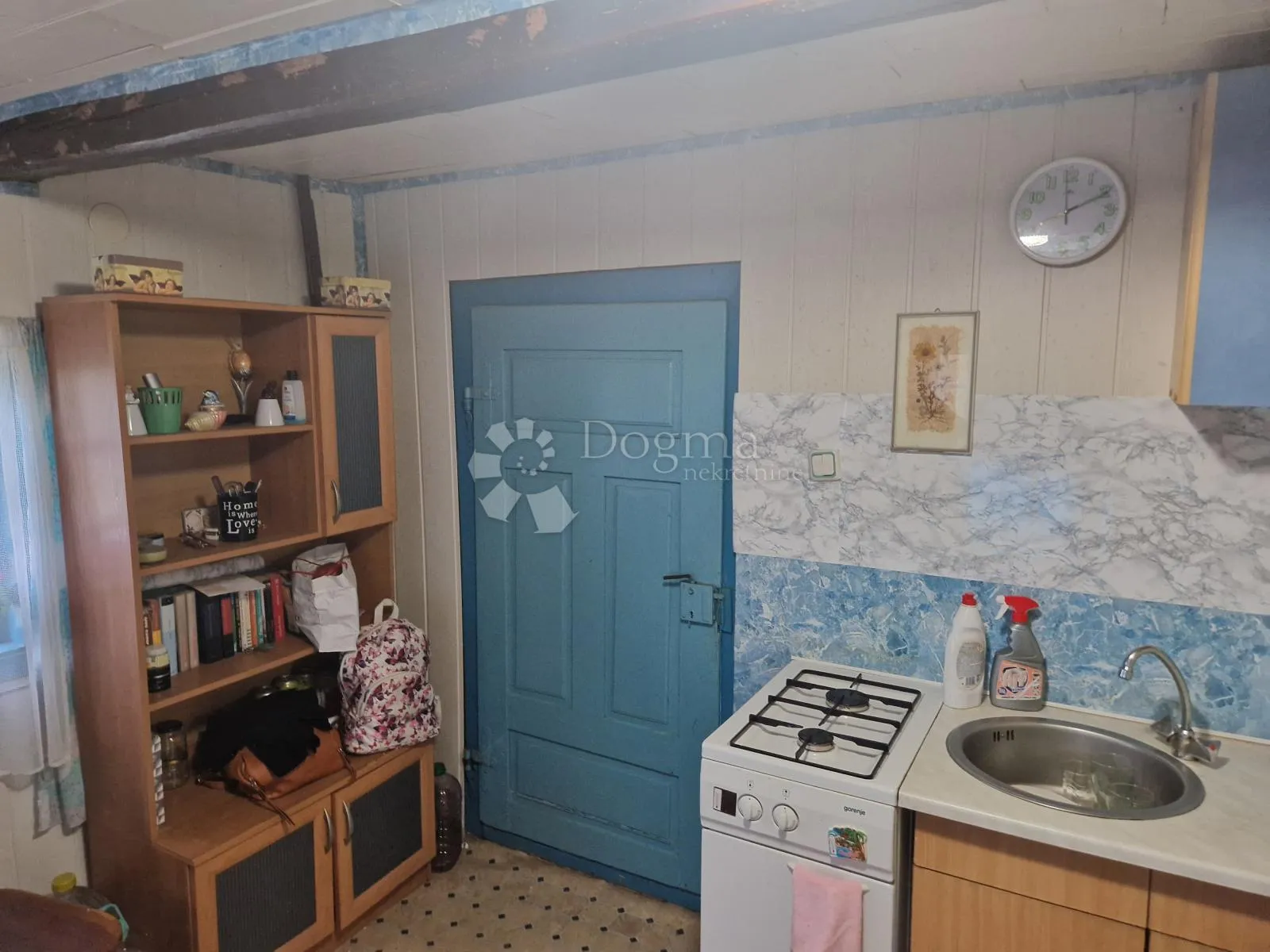 dvije drvene kućice na cca 15.000 m² zemljišta s pogledom na veliki tabor - slika 10