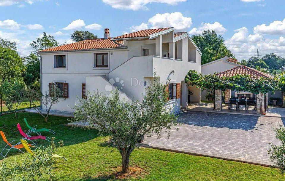 medulin, kuća sa dva apartmana na mirnoj lokaciji - slika 1
