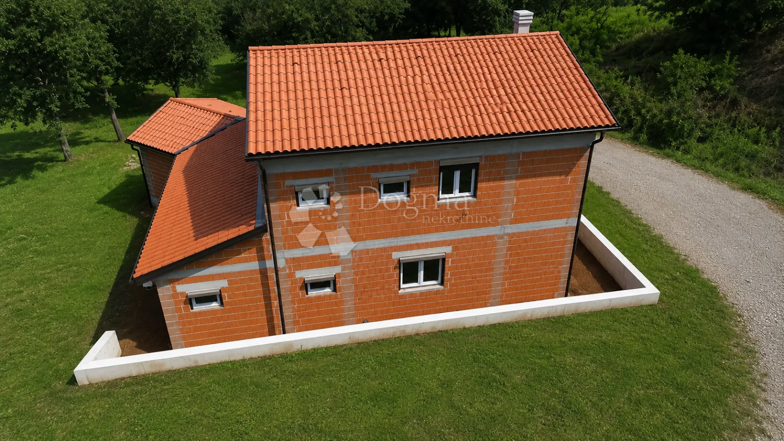 samo kod nas!! labin,okolica kuća- roh bau na top lokaciji - slika 3