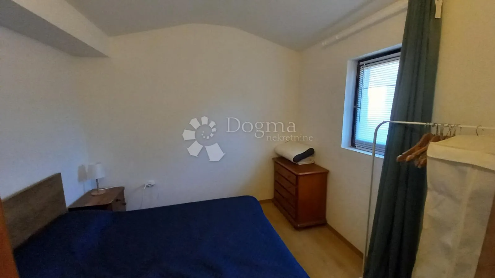 prostrana kuća s dva apartmana u mirnom okruženju blizu brtonigle - slika 28