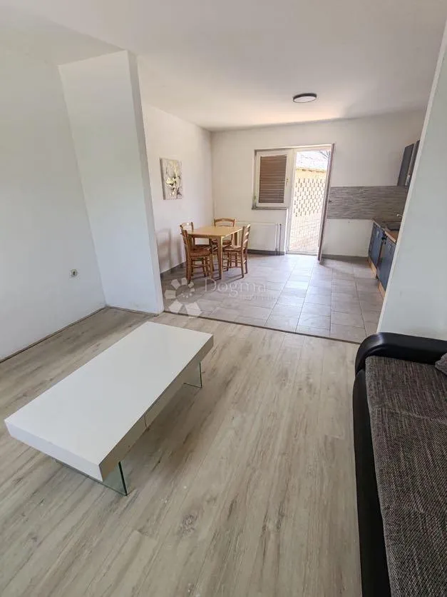 useljiva i opremljena kuća sve novo prilika - slika 4