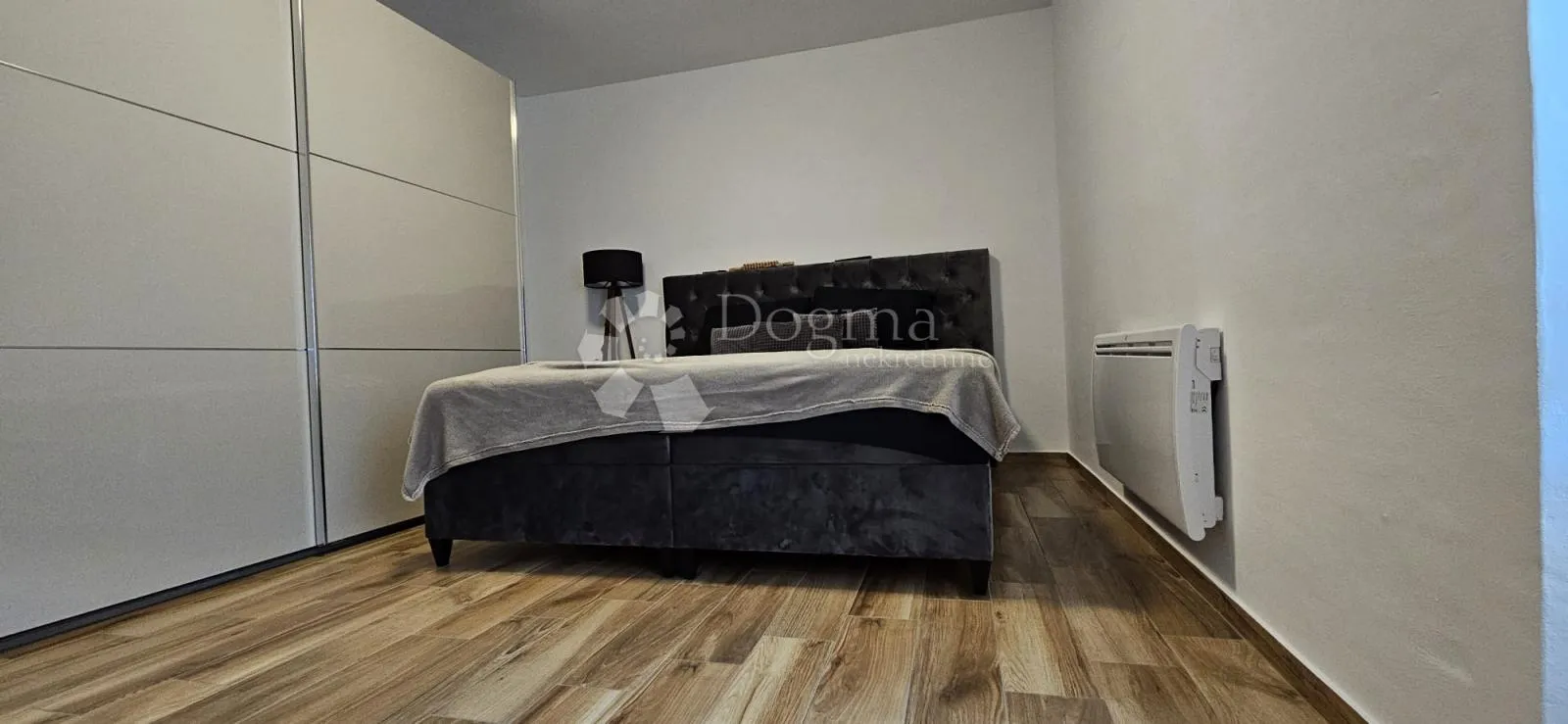 novoadaptirana kuća - slika 15