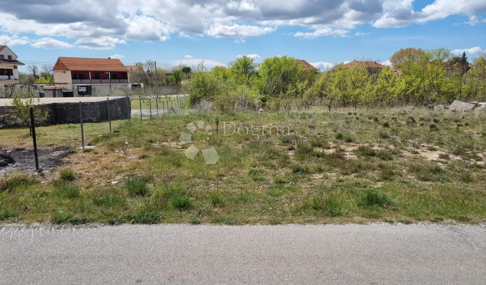 PRODAJA: Atraktivno građevinsko zemljište 1.662 m² s iznimnim potencijalom – Smilčić - Smilčić, Benkovac