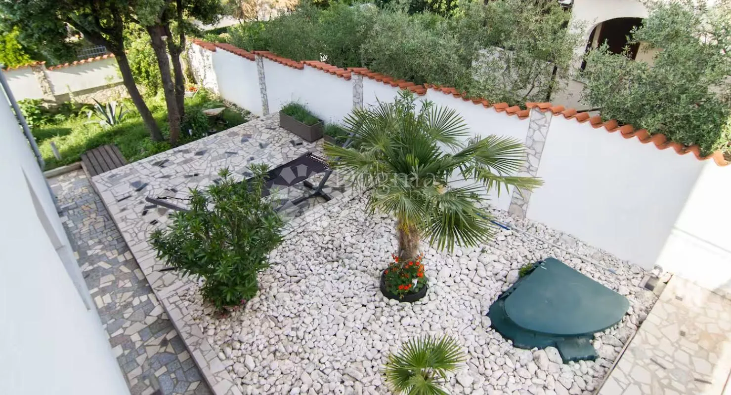 banjole – apartmanska kuća s bazenom, 4 apartmana i solarnom elektranom, 150 m od mora - slika 14