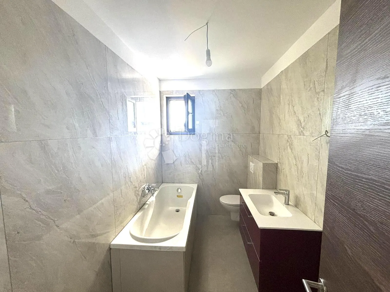 penthouse nadomak mora i s impresivnim terasama i s uporabnom dozvolom - slika 14