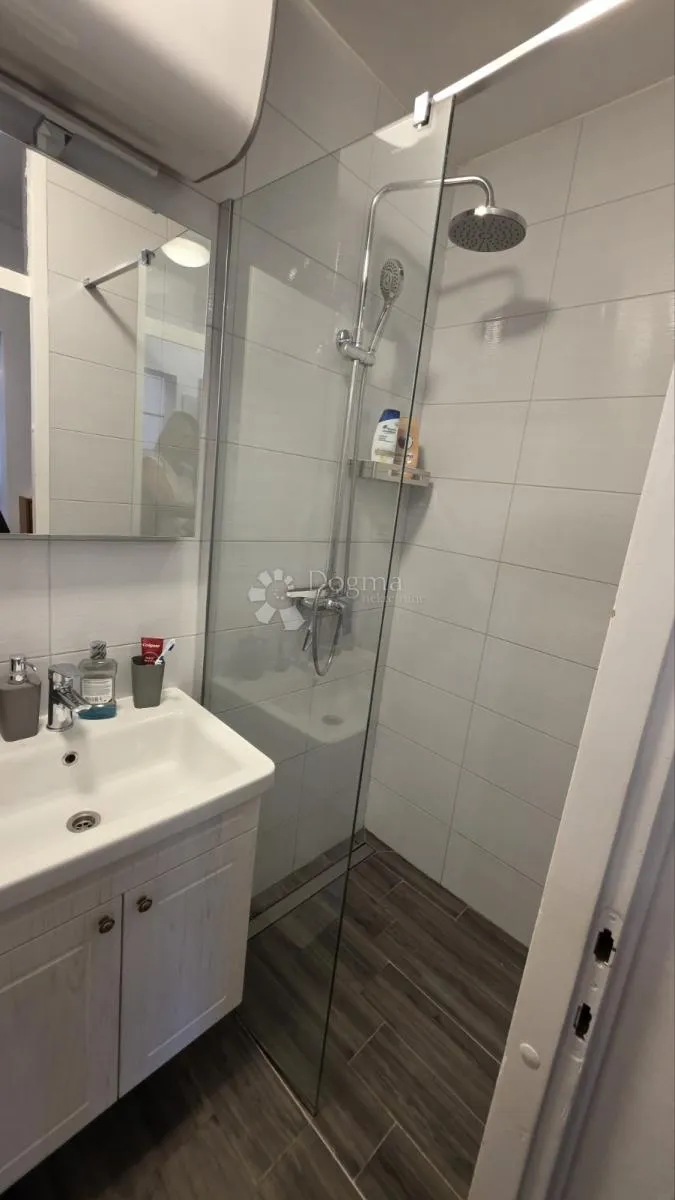 rijeka, d drenova, renoviran stan, 1s+db, balkon - slika 11