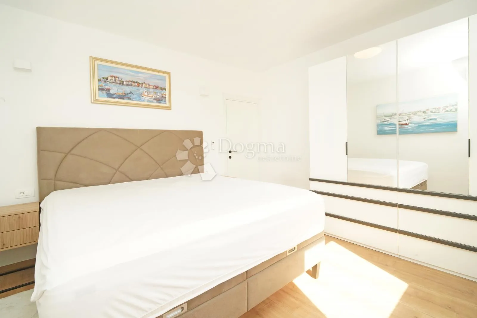 moderna kuća s 2 apartmana- kaštelir - slika 24