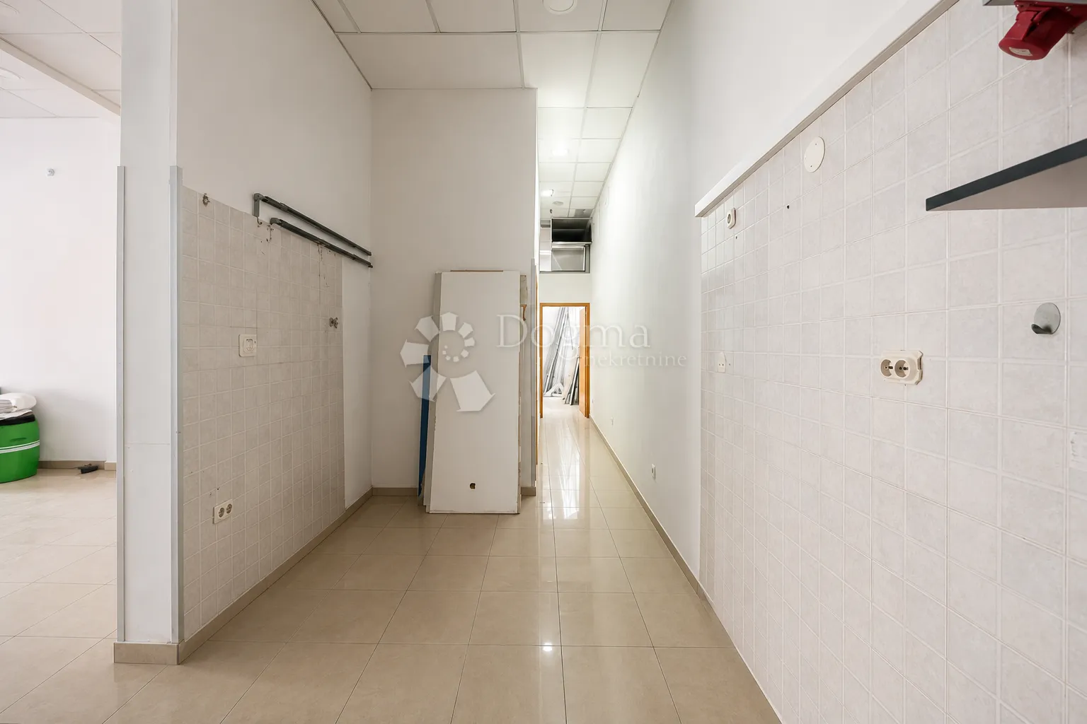 najam-poslovni prostor na baldekinu,šibenik,80m2-1200€ - slika 3