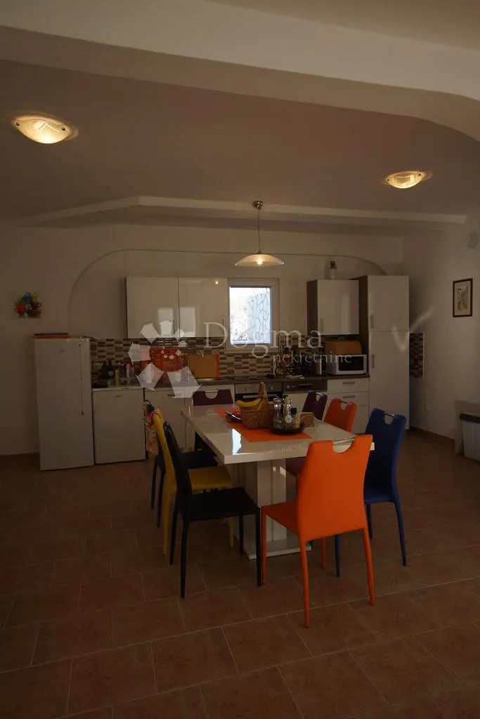 kuća za odmor s bazenom - slika 3
