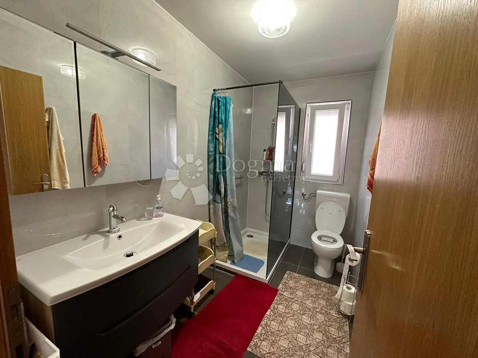 apartmanska kuća na 50 metara do mora - slika 19