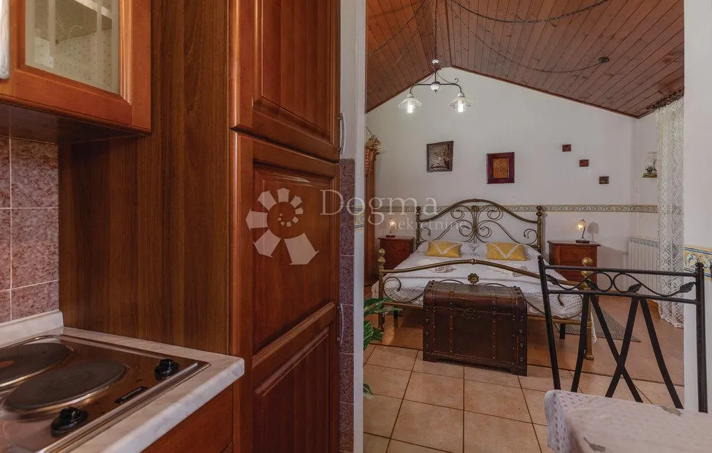 kamena kuća na šarmantnom imanju - slika 39