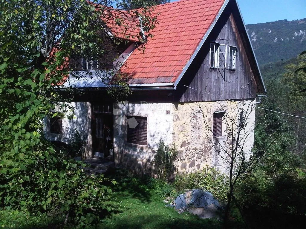 veliko imanje s kućom u srcu gorskog kotara - 33 759 m2 - slika 2
