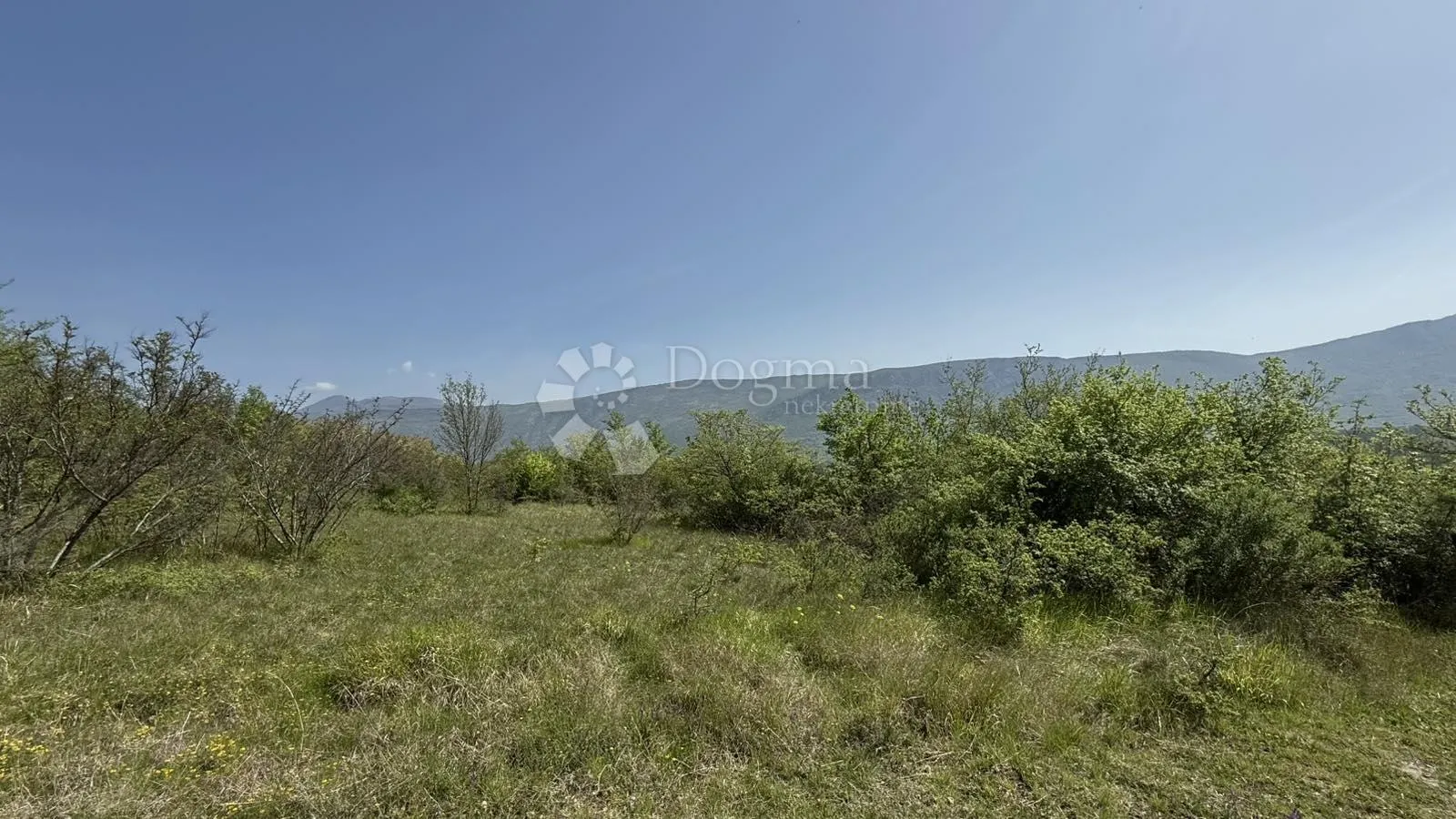 građevinsko zemljište 951 m2 - slika 2