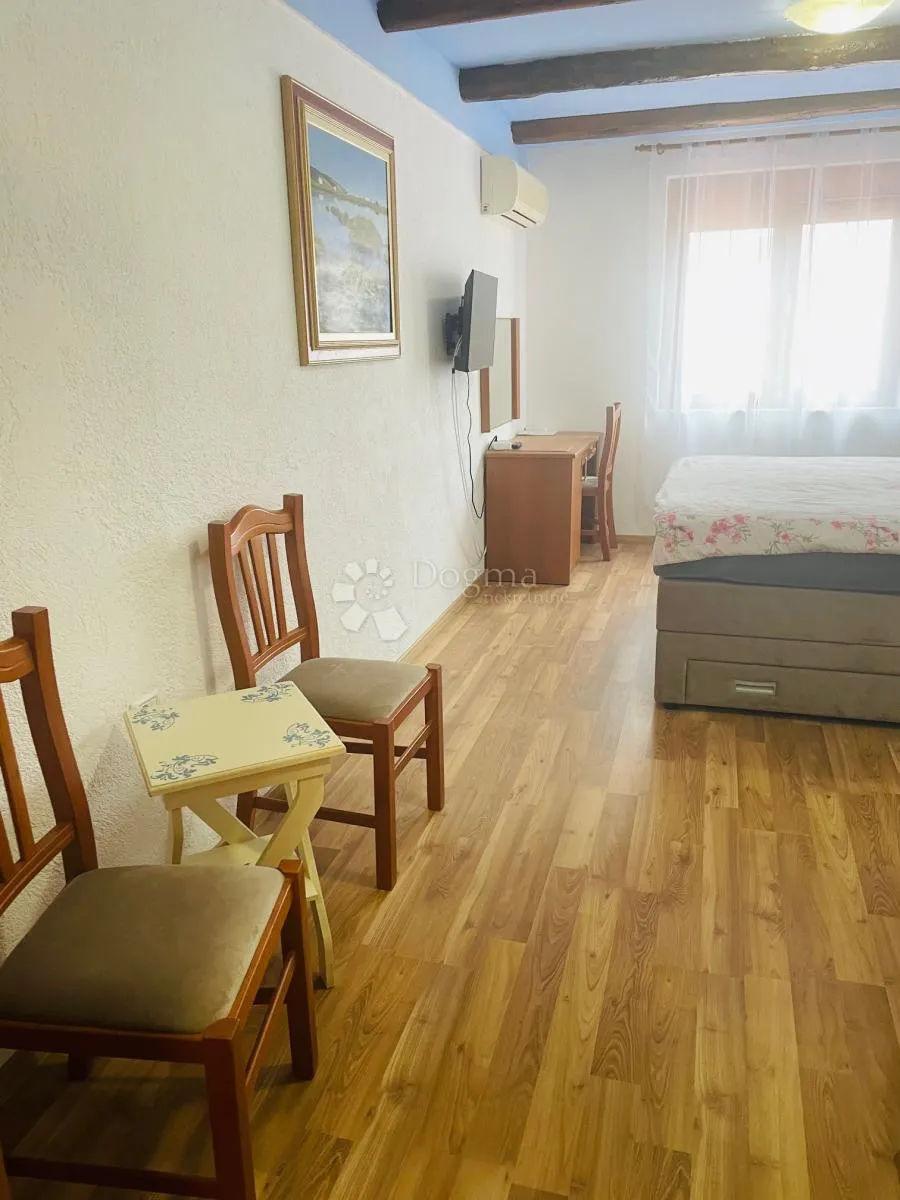 uhodani pansion na izvrsnoj lokaciji - slika 50