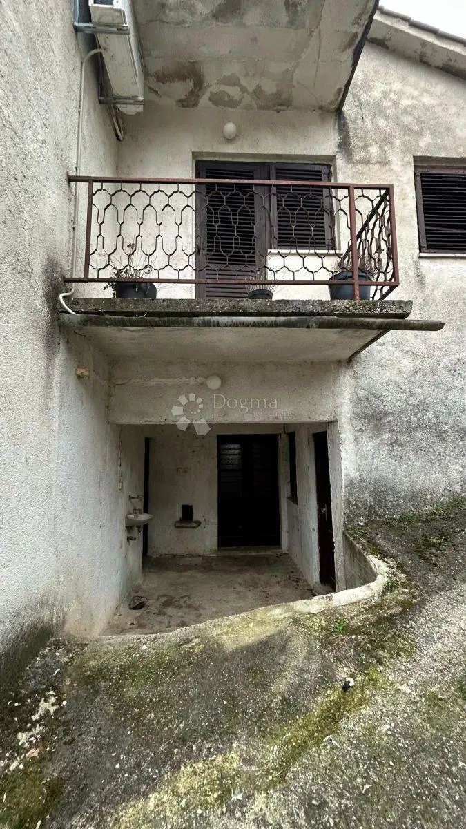 kuća za renovaciju s terasom s koje nećete željeti otići! - slika 33