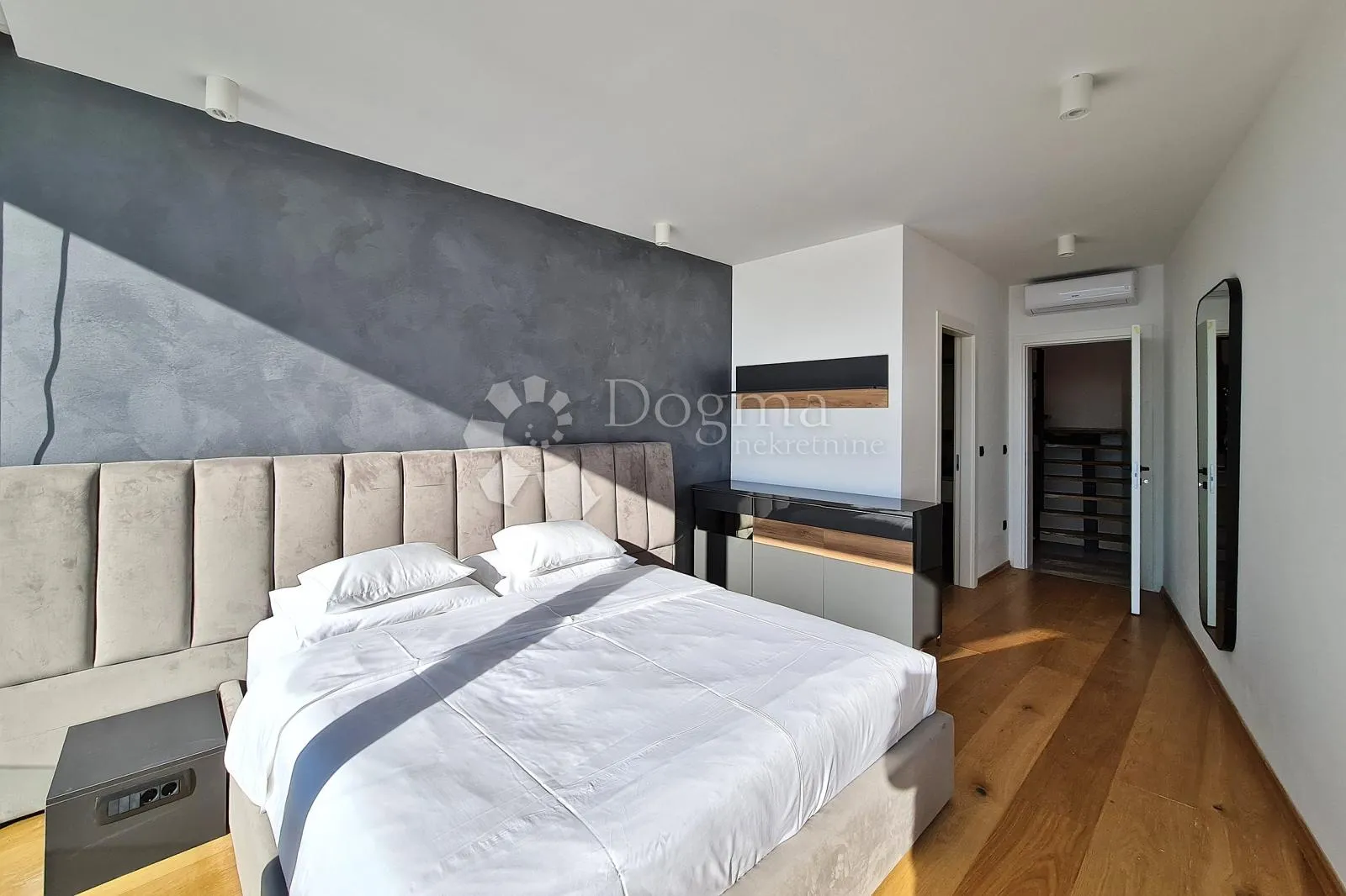 prekrasna villa u crikvenici - slika 25