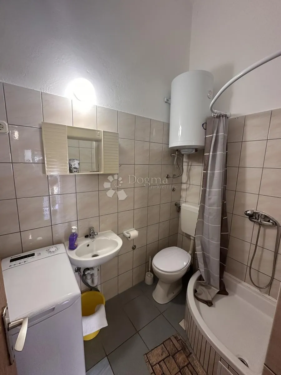 vir kuća sa 8 apartmana uhodana u posao sa turizmom - slika 22