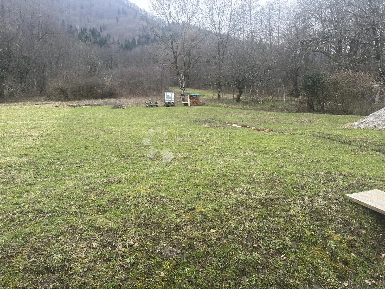 Građevinsko zemljište s projektom i dozvolom - Brod na Kupi, Delnice