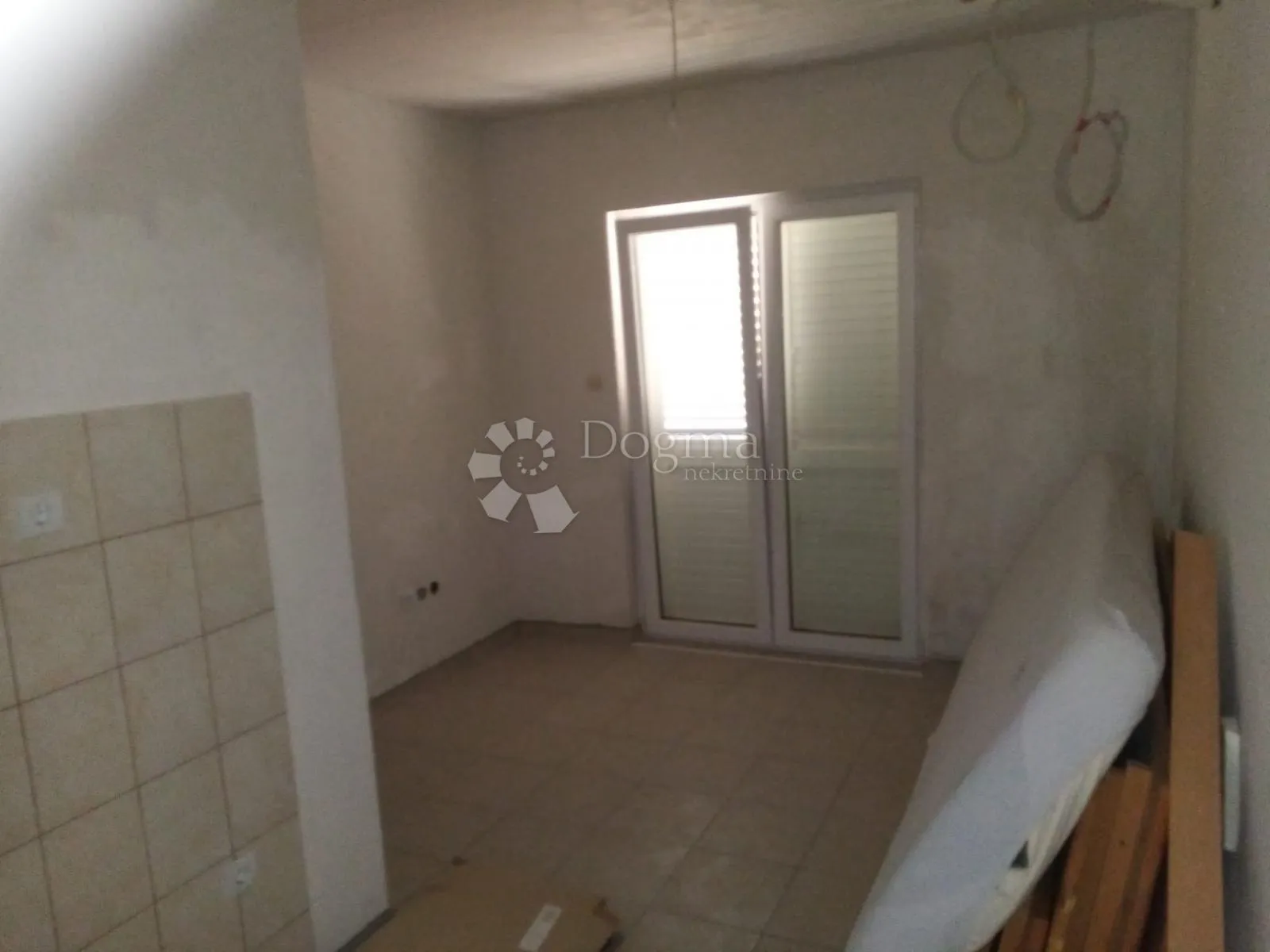 ekskluzivni objekat sa poslovnim prostorima, stanom i 8 apartmana - slika 20