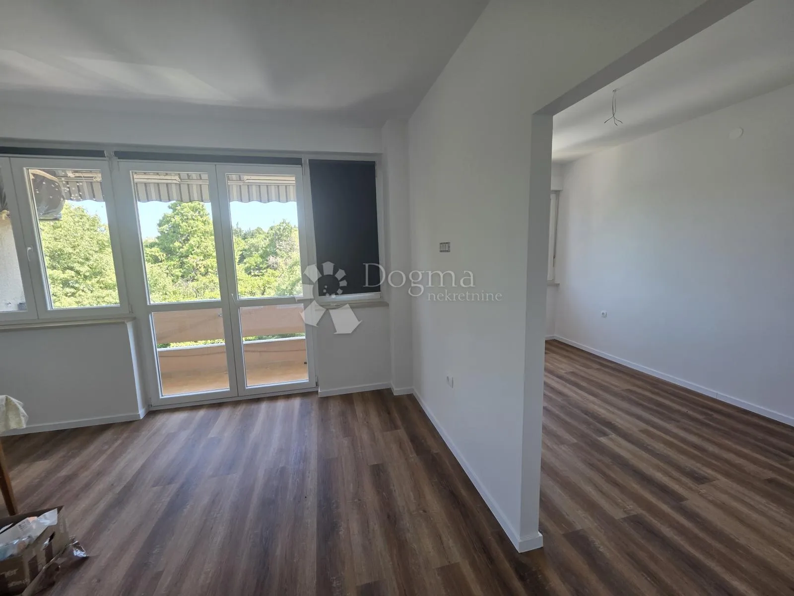 labin,stan u centru sa drvarnicom 6 m2 i spremištem 15m2od - slika 5