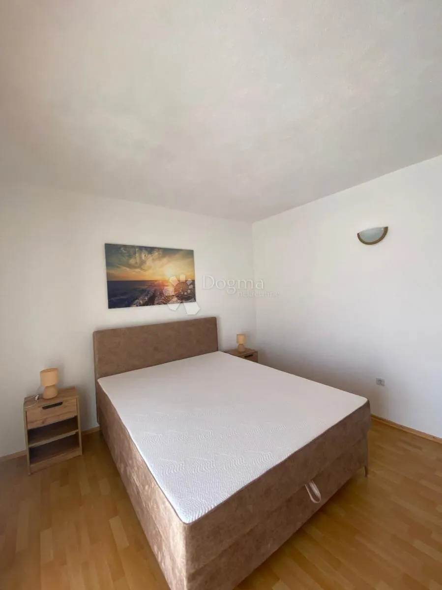 apartmanska kuća uz more slatine – top investicija - slika 8