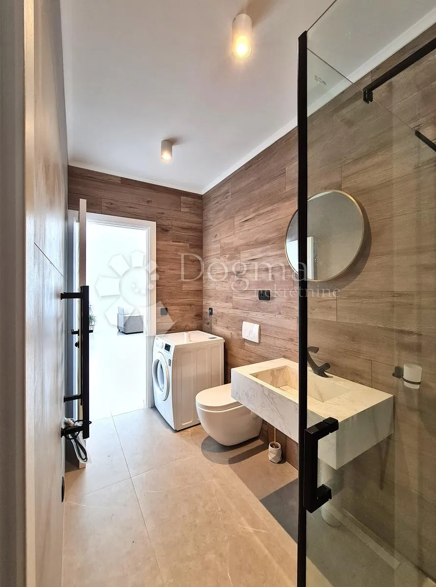 prekrasna villa u crikvenici - slika 28