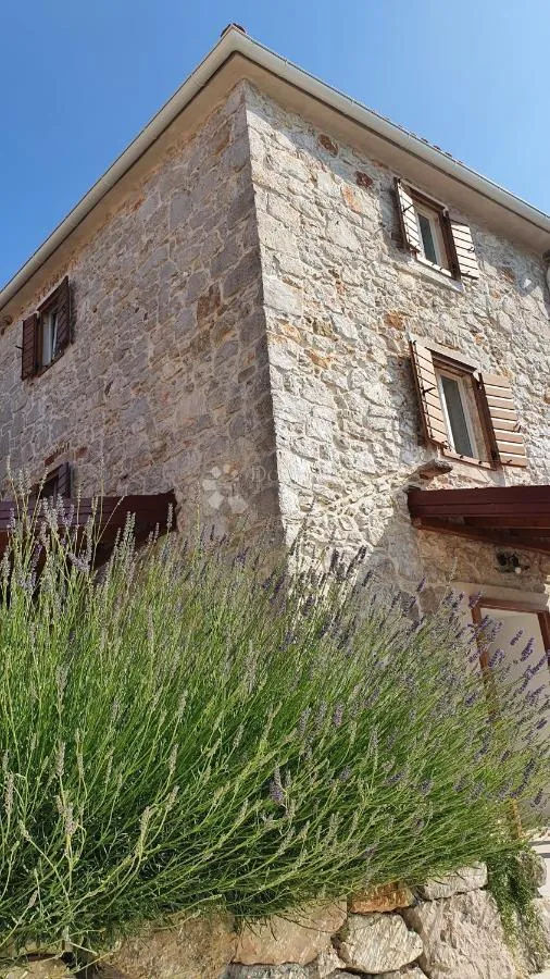 kamena renovirana kuća do mora - slika 20