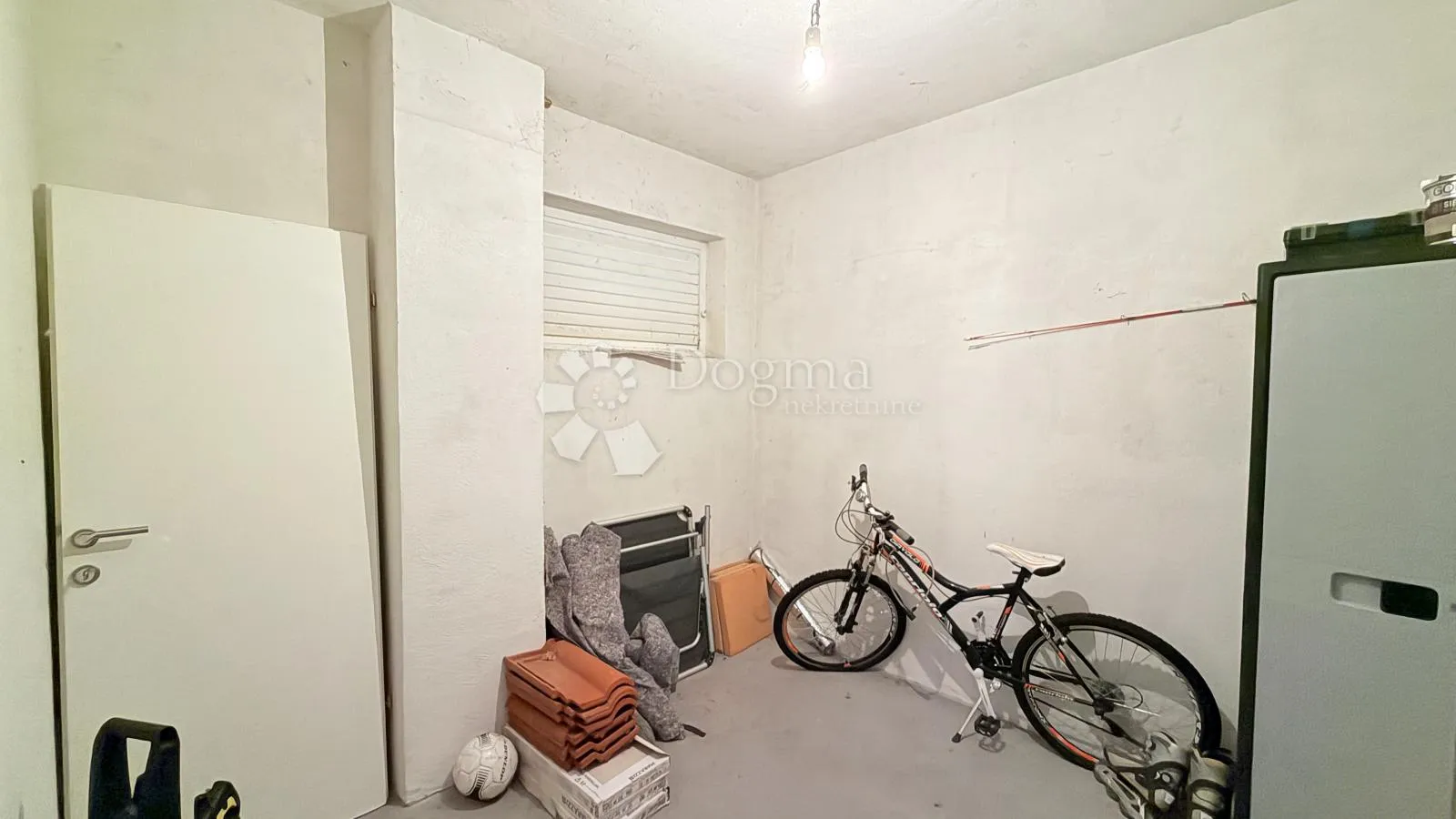 penthouse u baškoj vodi – dvoetažni, kompletno namješten - slika 42