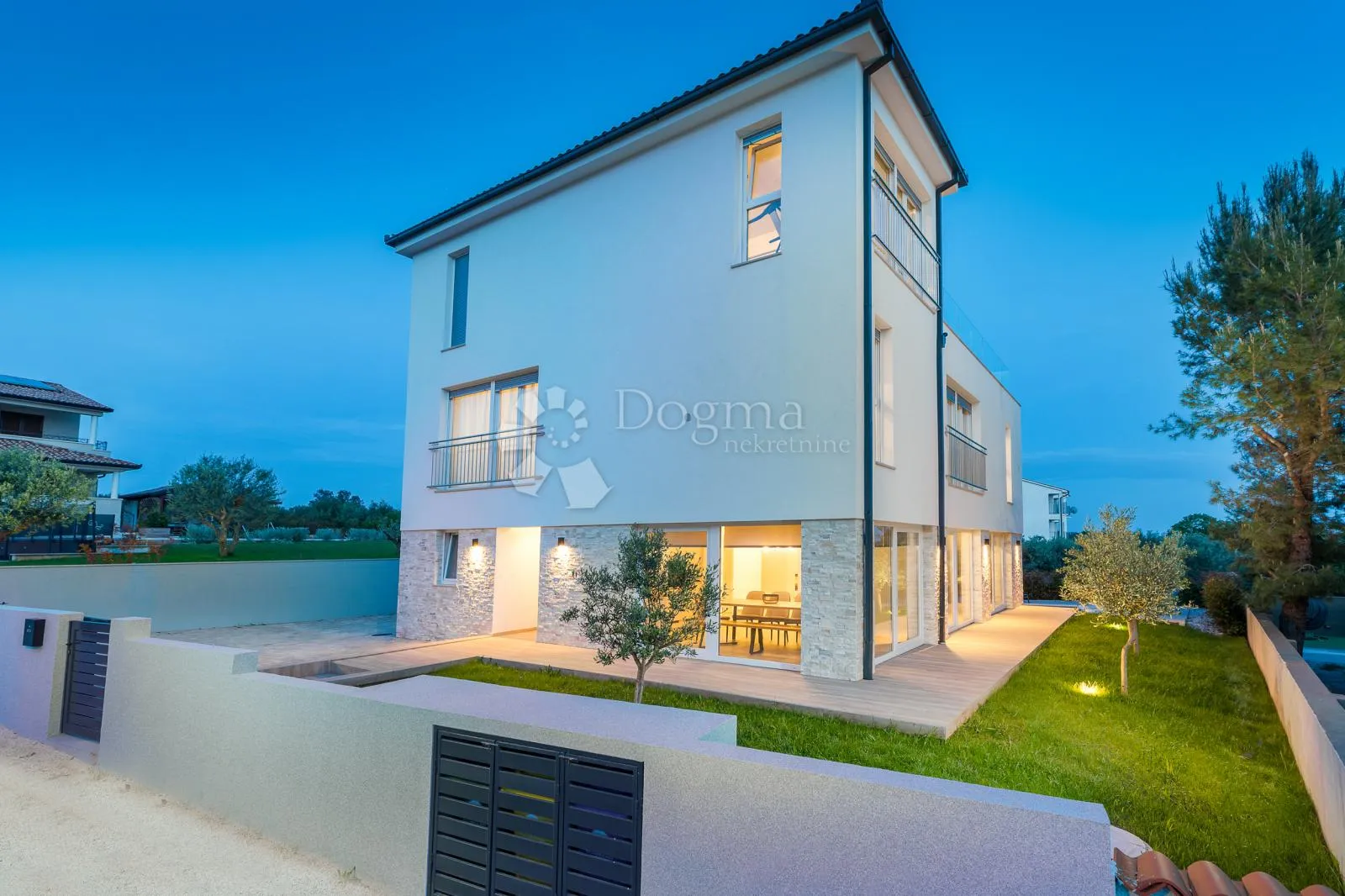 luksuzna villa 700 m od plaže s pogledom na more i brijune! - slika 28