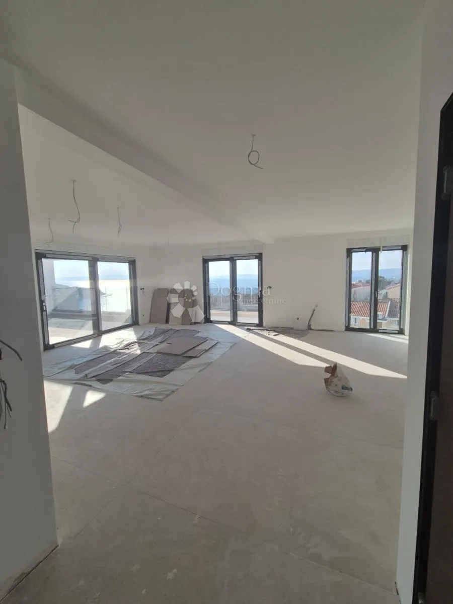 luksuzni penthouse s jacuzzijem (s16), pogledom na more i dva garažna mjesta – treći kat - slika 5