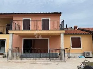 dvoetažna kuća s bazenom i dva parkirna mjesta, kaštel, istra - slika 2