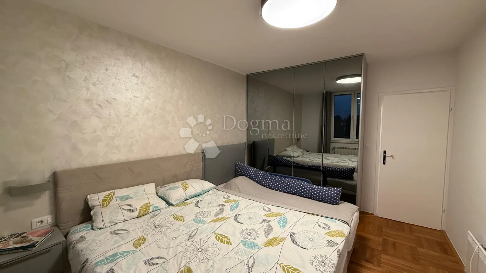 moderan renoviran stan - 5 minuta do mora! - slika 15