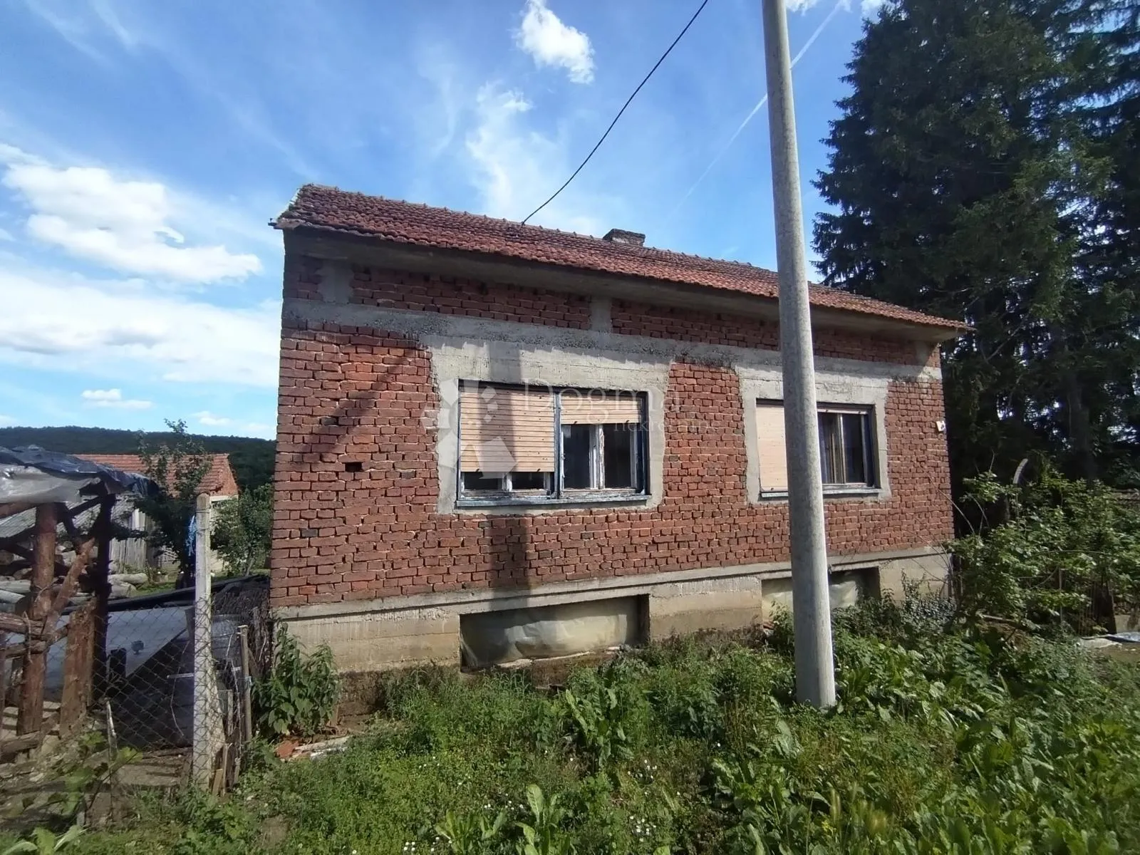 kuća za adaptaciju s velikom okućnicom-novi bošnjani - slika 1