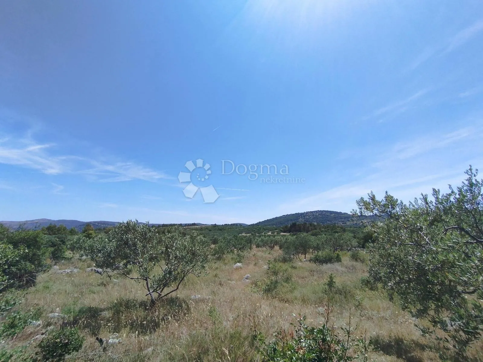 poljoprivredno zemljište marina -6000m2 - slika 1